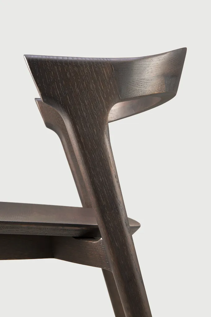 51550_Oak_Bok_brown_dining_chair_varnished_det03_WEB.webp