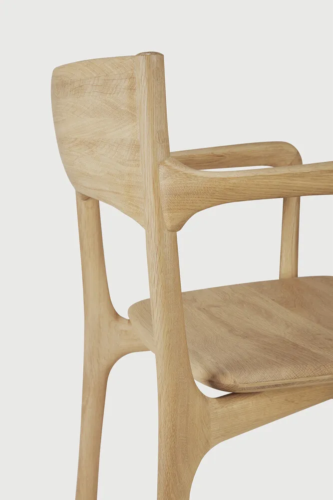 product_wf_51340_PI_dining_chair_oak_with_armrest_det01_WEB.webp