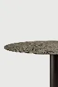 25935_Blend_dining_table_varnished_Minerals_Ray-Whisky_top_round_with_base_metal_Dark-Bronze_det02_front_HQ.webp