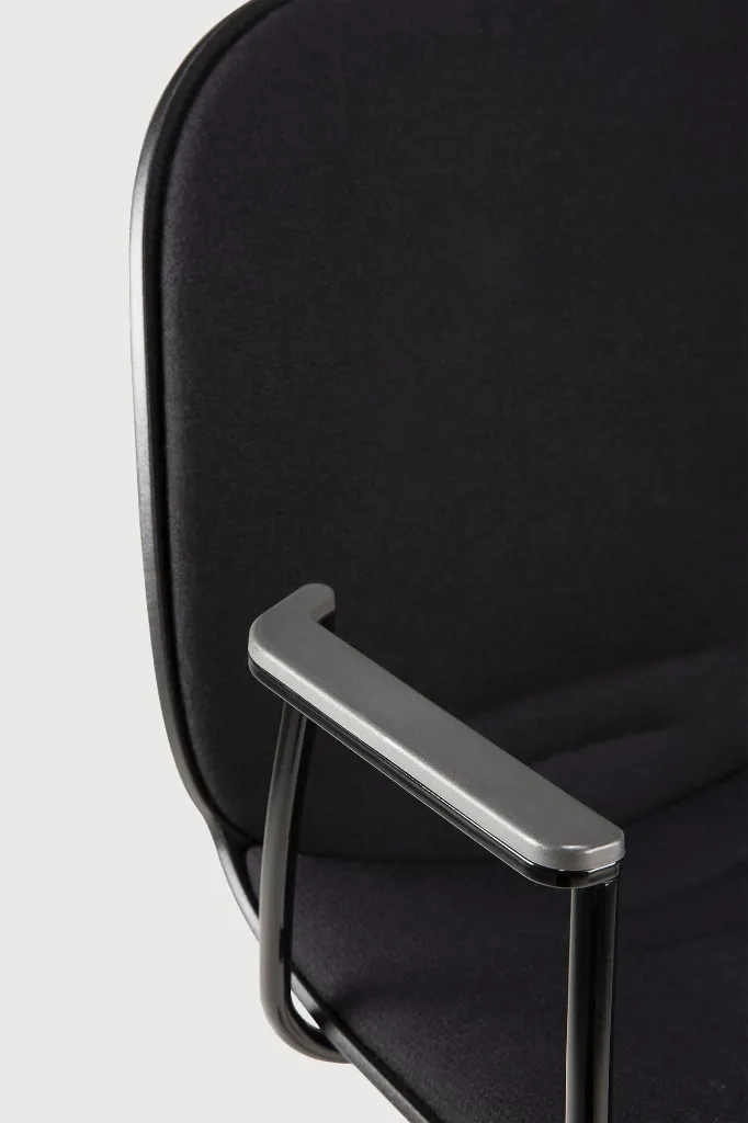 26015_RBM_Noor_office_chair_armrest_black_det02_web.webp