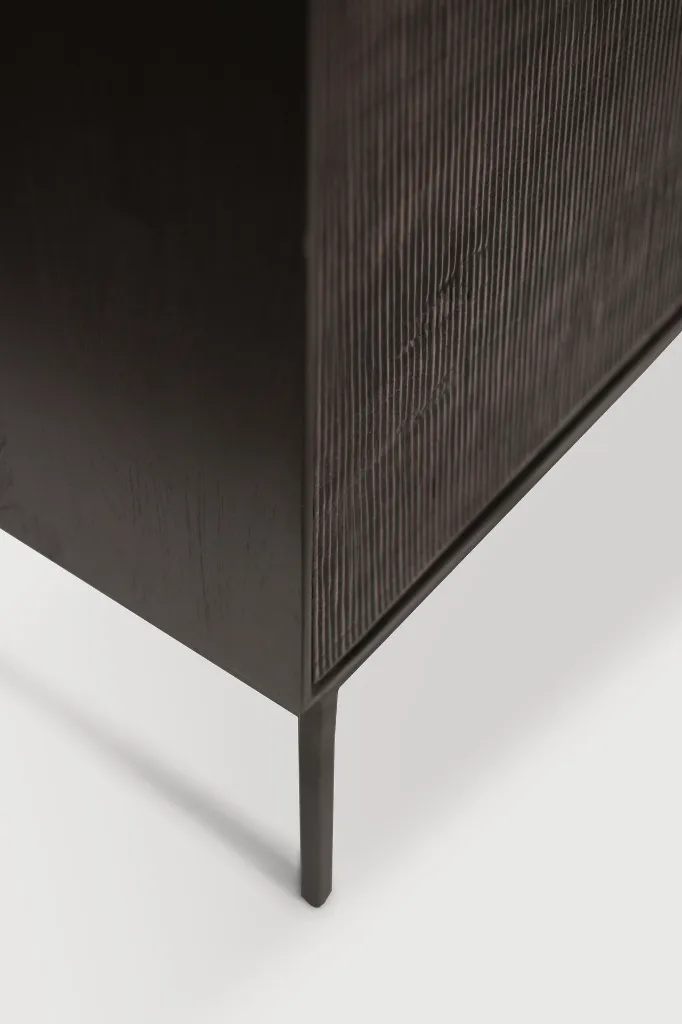 12252_12253_Teak_Grooves_sideboard_det02_HQ.webp