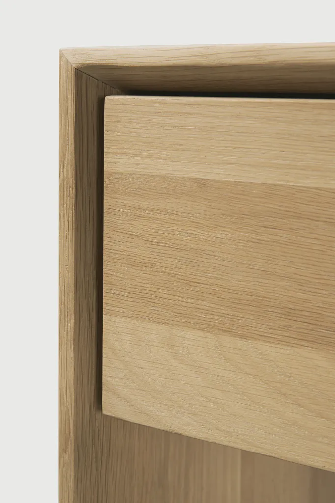 51444_51447_Oak_Nordic_console_det02_web.webp