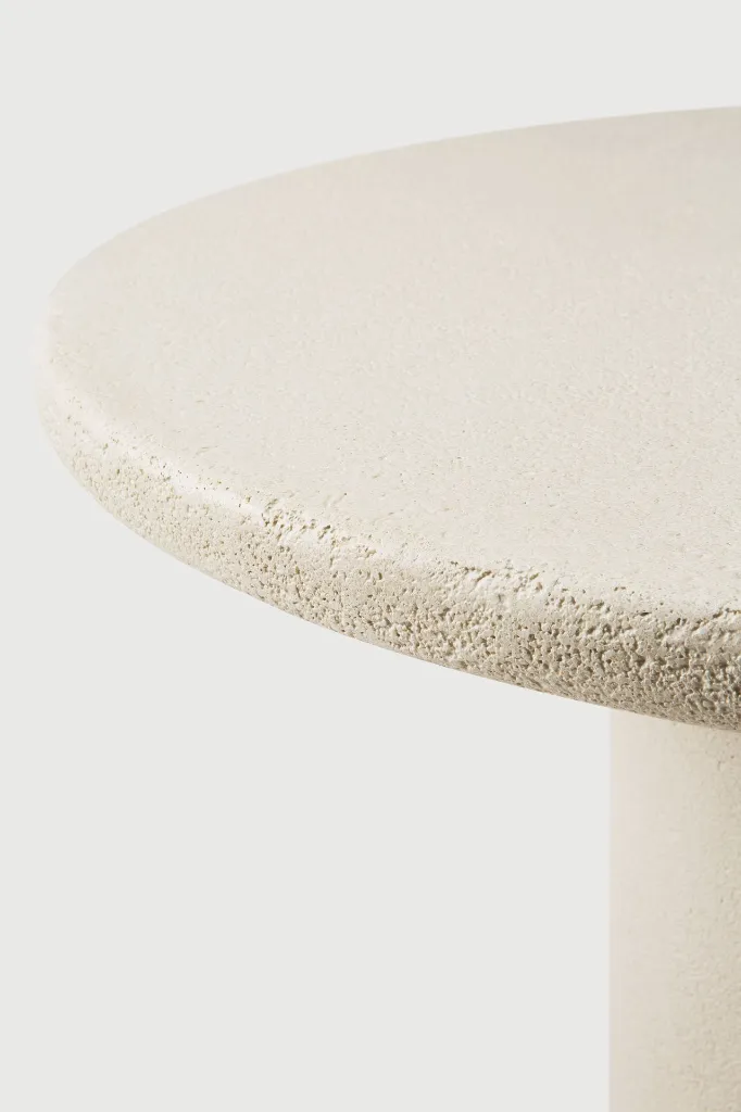 26422_Elements_round_dining_table_det02_HQ.webp