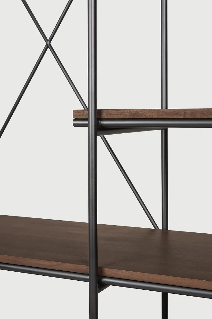10101_Oscar_hanging_rack_varnished_teak_det02_WEB.webp