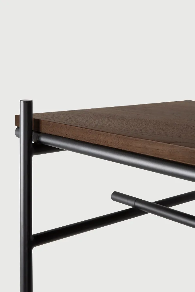 10101_Oscar_hanging_rack_varnished_teak_det01_WEB.webp