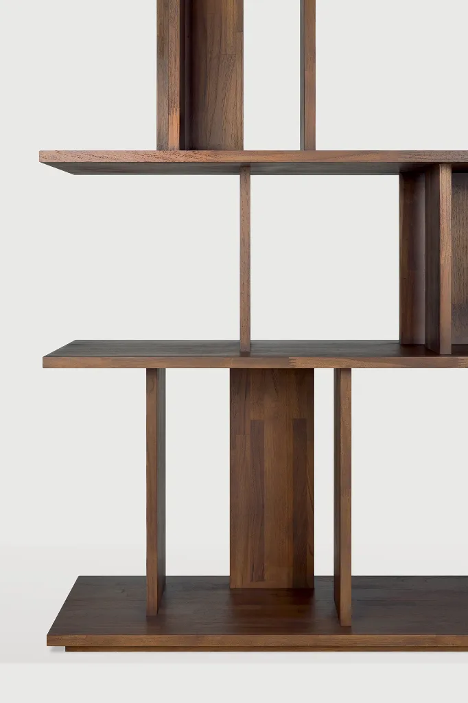 10632_Irregular_rack_varnished_teak_brown_det02_WEB.webp