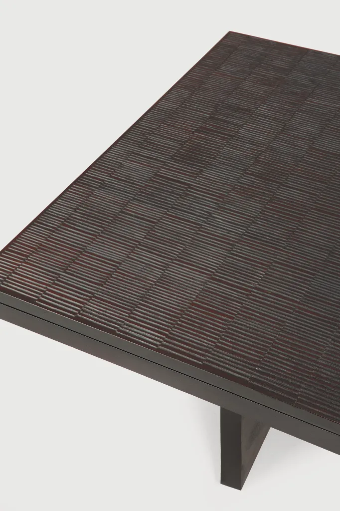 12257_Grooves_coffee_table_varnished_teak_Off_Black_det01_web.webp